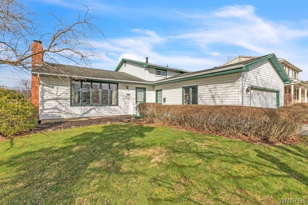 Property Photo: 146 N Brier Rd Road NY 14228
