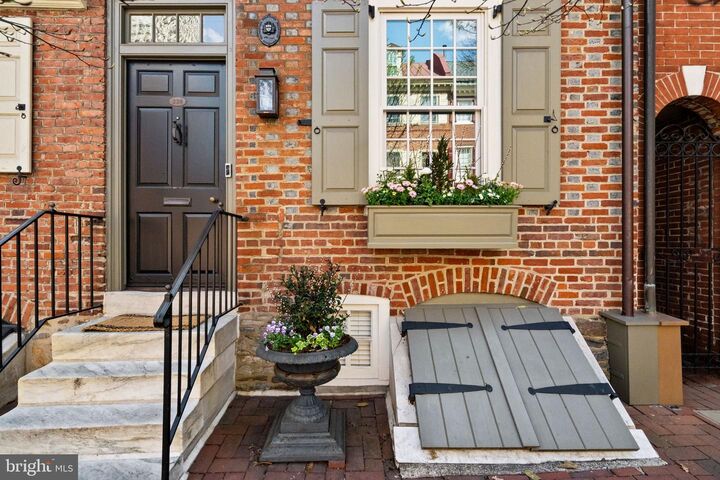 Property Photo:  228 Spruce Street  PA 19106 