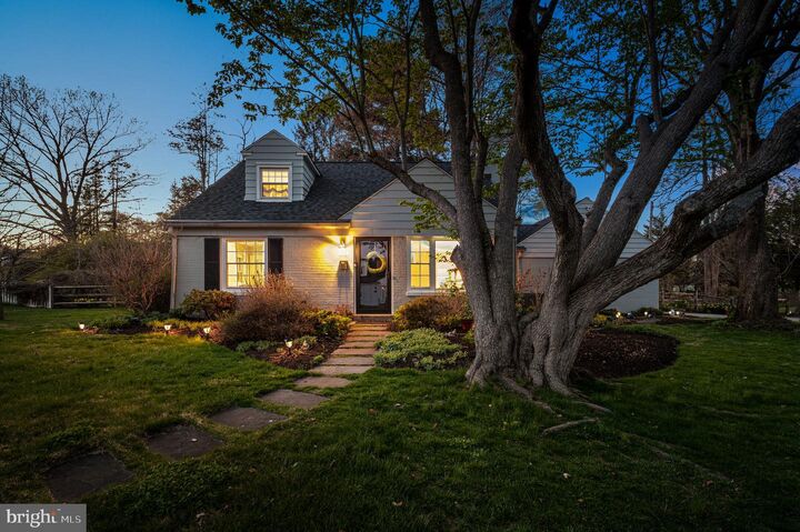 Property Photo: 303 Barry Lane PA 19086