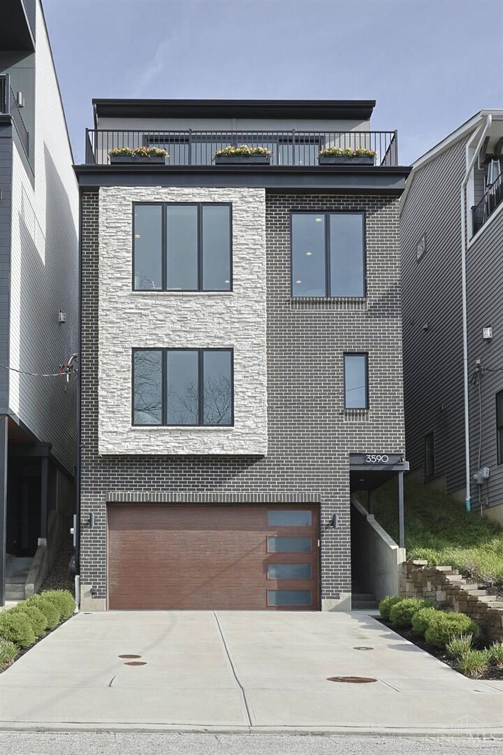 Property Photo: 3590 Handman Avenue OH 45226