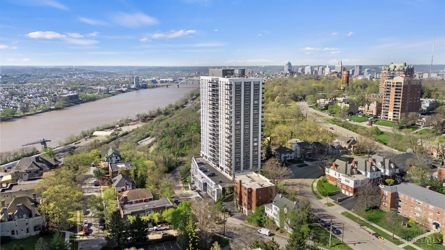 Property Photo: 2200 Victory Parkway OH 45206