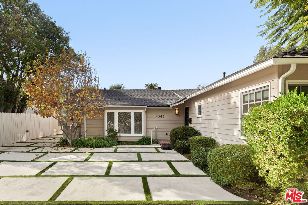 Property Photo:  4343 Noble Ave  CA 91403 