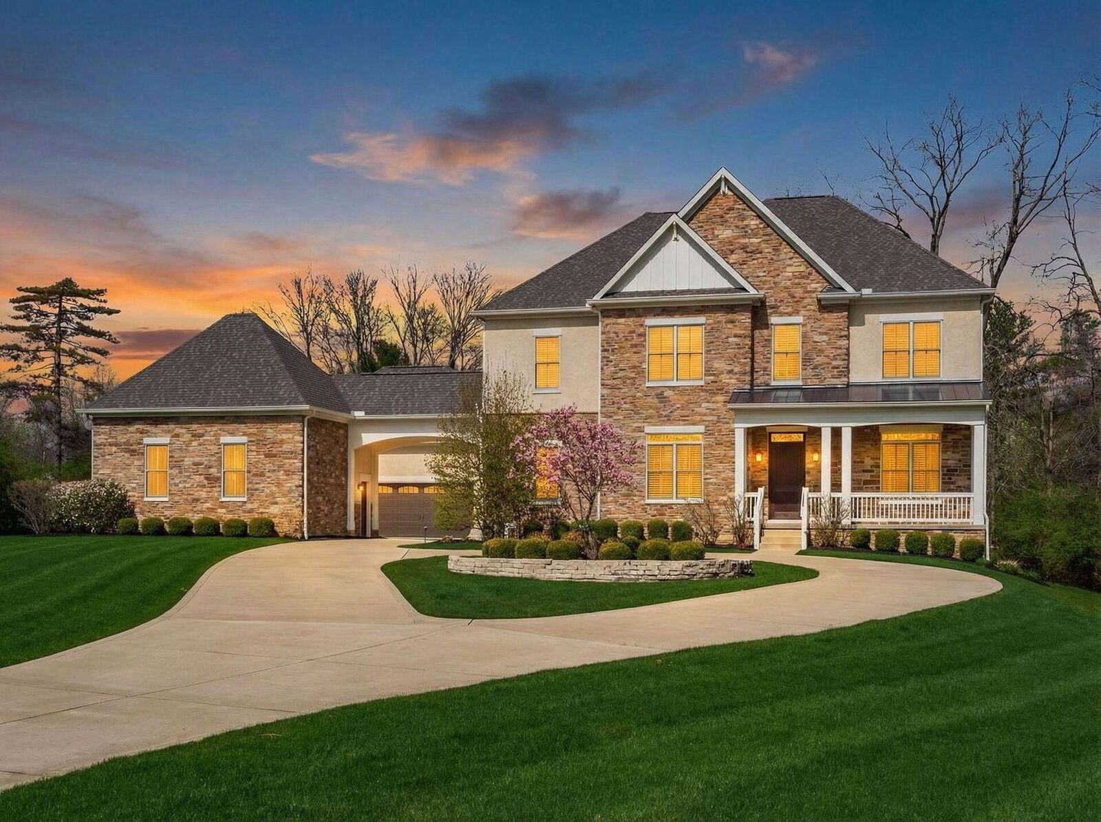 Property Photo: 9472 Riverway Run OH 43065