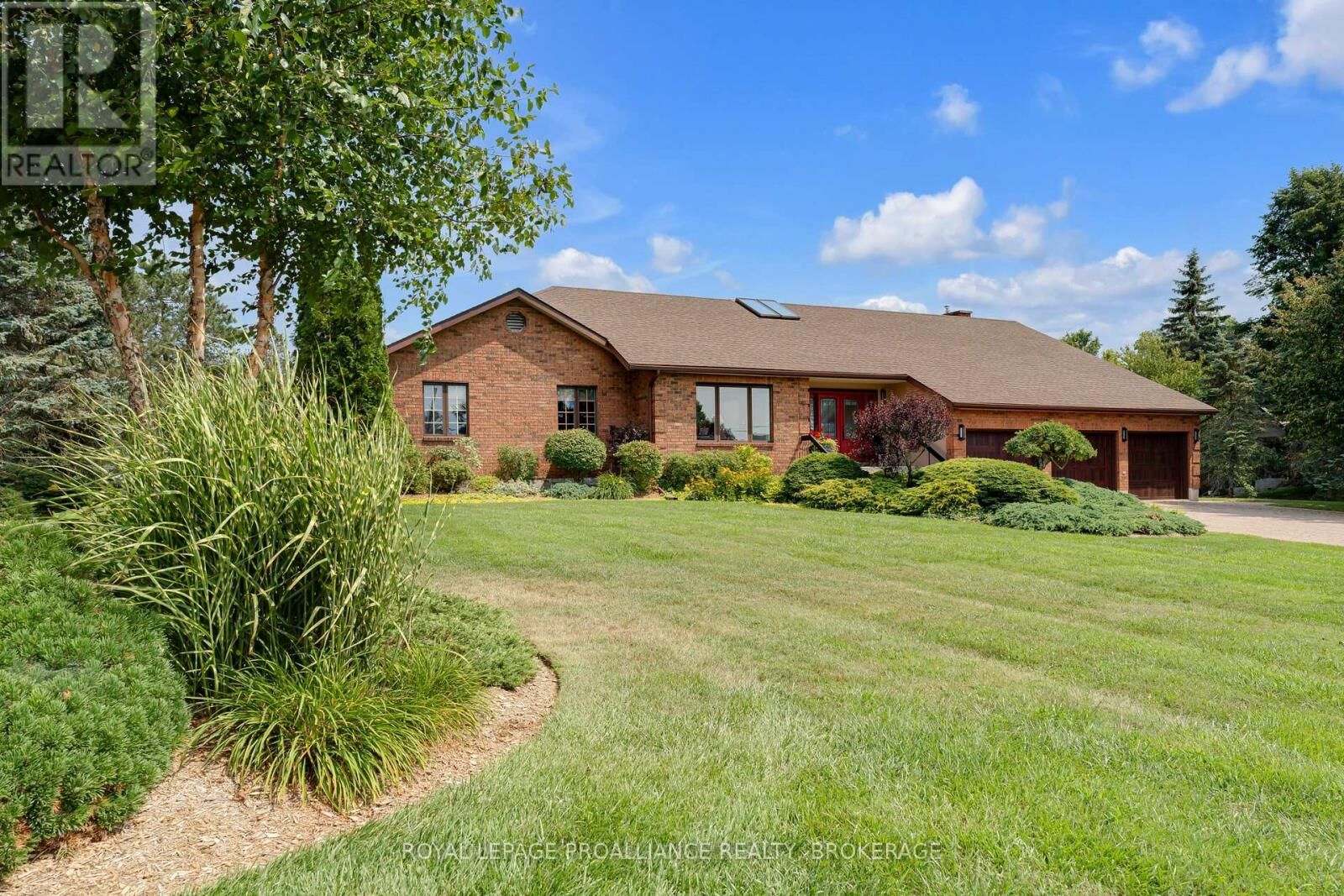 Property Photo:  1673 St. Lawrence Avenue  ON K7L 2V1 