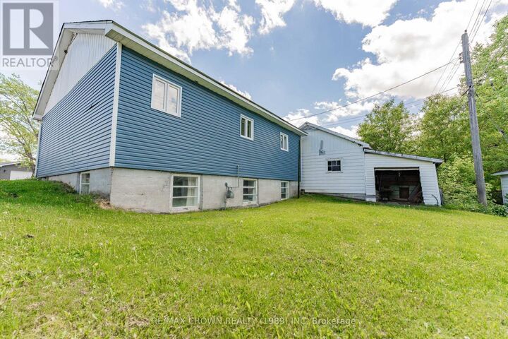 Property Photo: 30 Pine Crescent ON P5N 1X7
