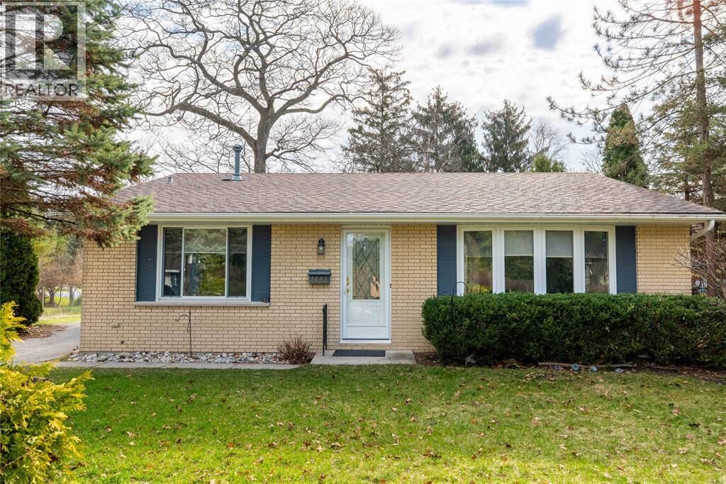 Property Photo:  1644 Tyrie Drive  ON N7V 3P7 