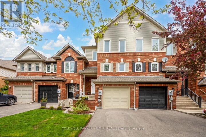 Photo de la propriété:  32 Mugford Road  ON L4G 7H5 