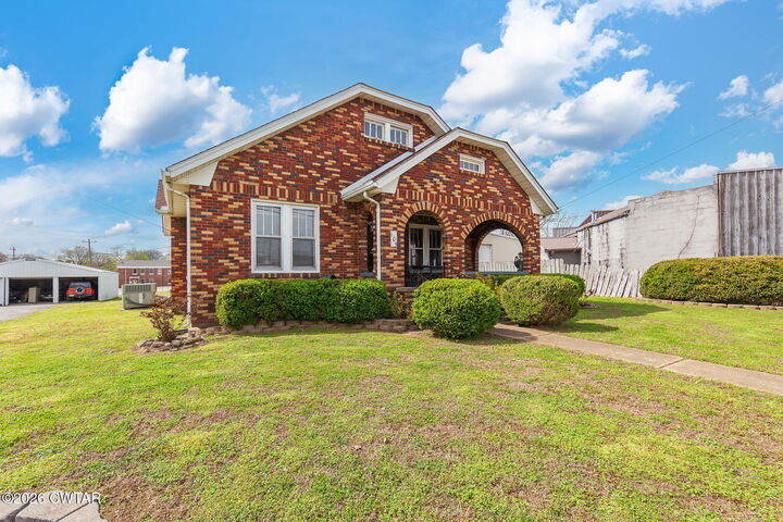 Property Photo:  105 S Trenton Street  TN 38369 