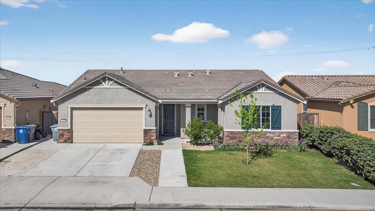 Property Photo: 1442 Encantada Avenue CA 93637
