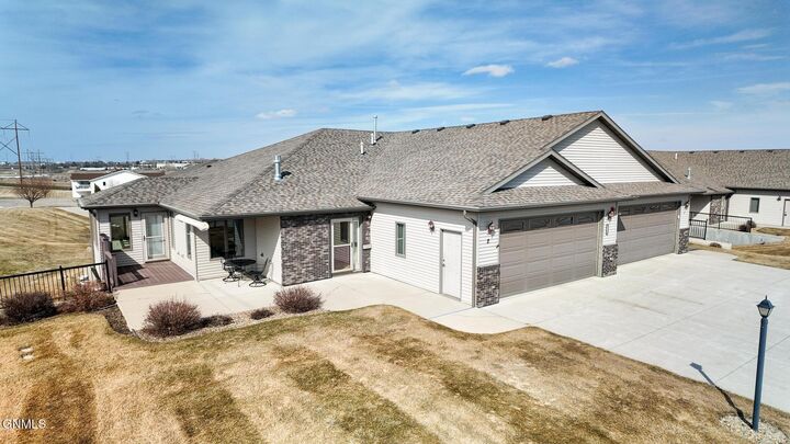 Property Photo:  3330 Baltus Lane 2  ND 58501 