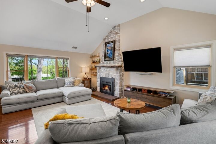 Property Photo:  10 Lakeview Rd  NJ 07843 