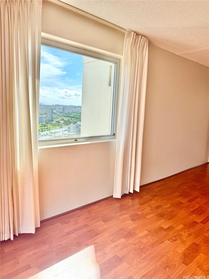 Property Photo:  400 Hobron Lane 3214  HI 96815 