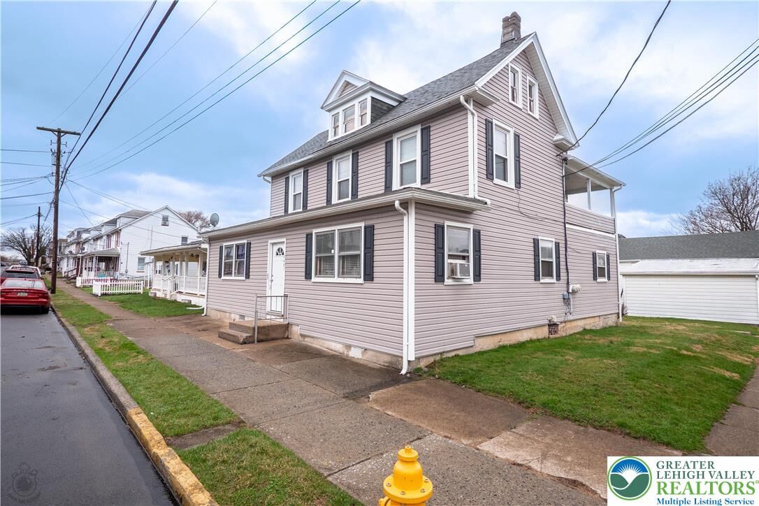 Property Photo:  2401 Birch Street  PA 18042 