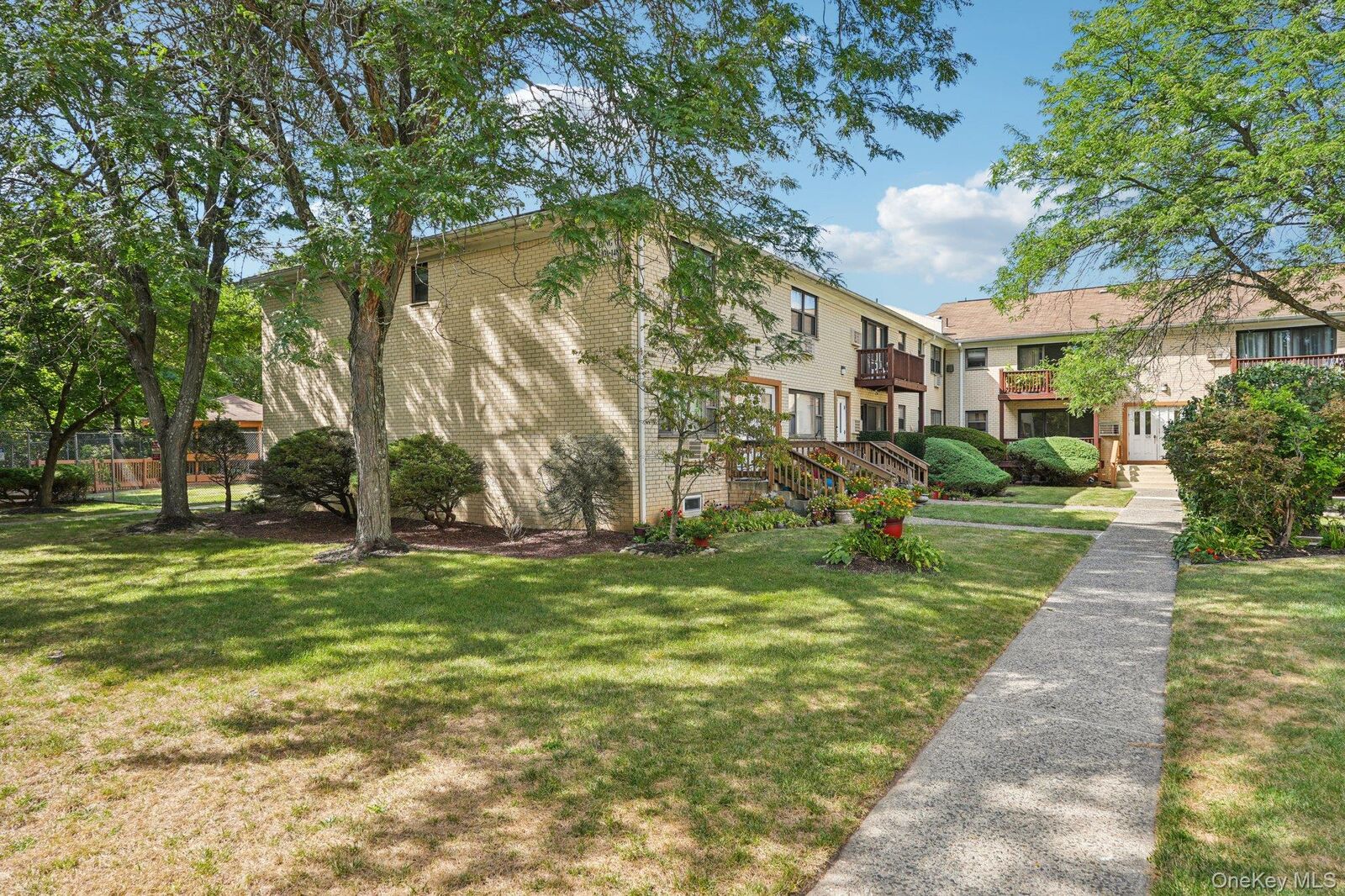 Property Photo:  148 Sneden Place W 148  NY 10977 