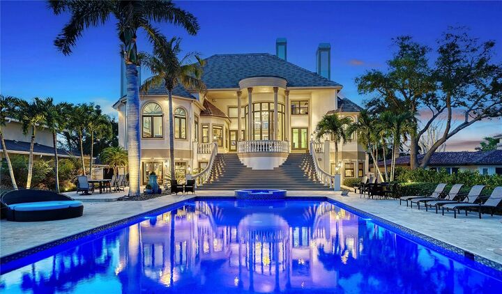 Property Photo:  1240 Hillview Drive  FL 34239 