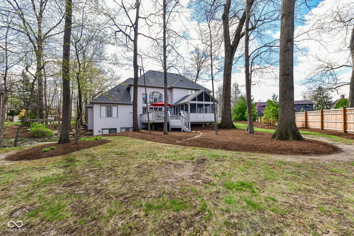 Property Photo:  128 Somerset Court  IN 46060 