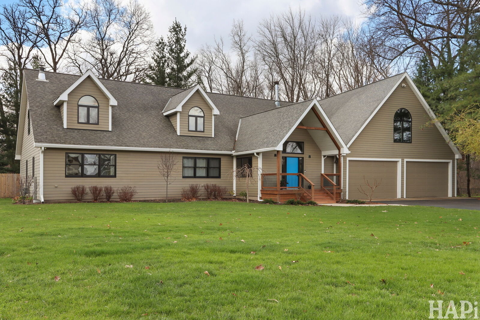 Property Photo:  4321 Lakewood Road  IL 60050 