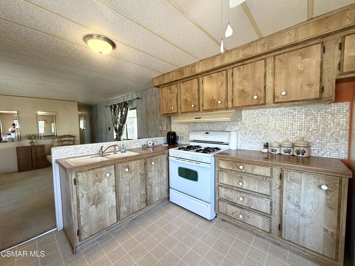 Property Photo:  5932 Los Angeles Avenue 13  CA 93063 