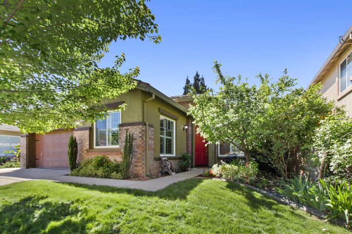 Property Photo:  1988 Larkhall Circle  CA 95630 