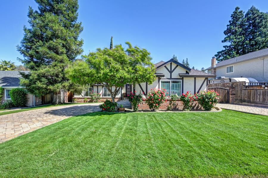 Property Photo: 5100 Oak Point Way CA 95628