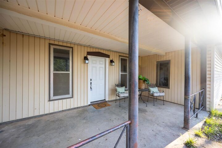 Property Photo:  7359 E Lake Rd  OK 74604 