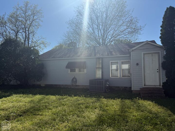 Property Photo:  813 Eaton St Street  AR 72422 