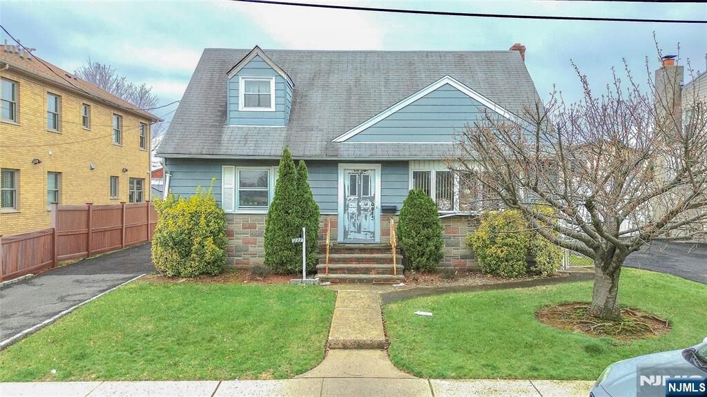 Property Photo:  133 Franklin Street  NJ 07094 