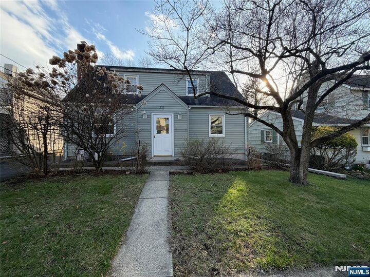 Property Photo:  33 Center Street 1  NJ 07432 