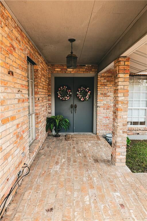 Property Photo:  608 Suzanne Drive  LA 70422 