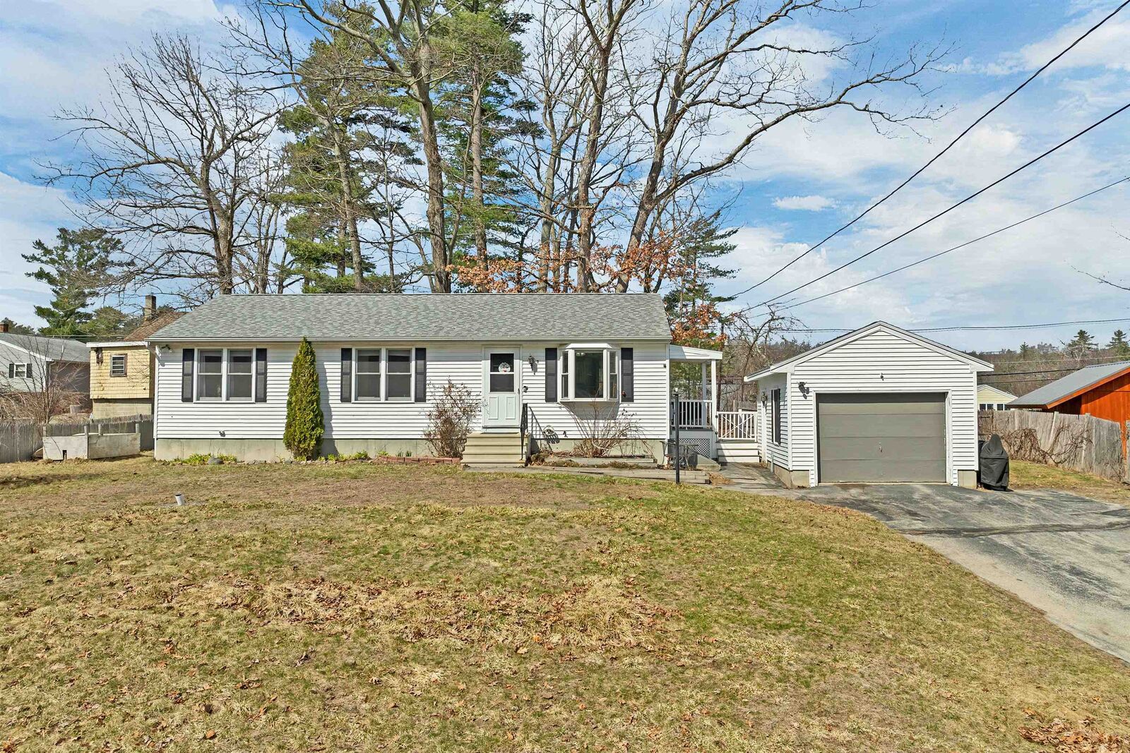 Property Photo:  3 Dennison Avenue  NH 03079 