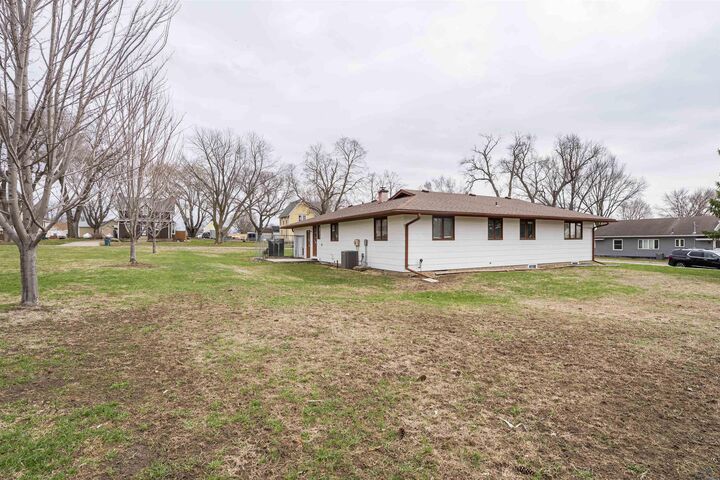 Property Photo: 602 6th St IA 51027