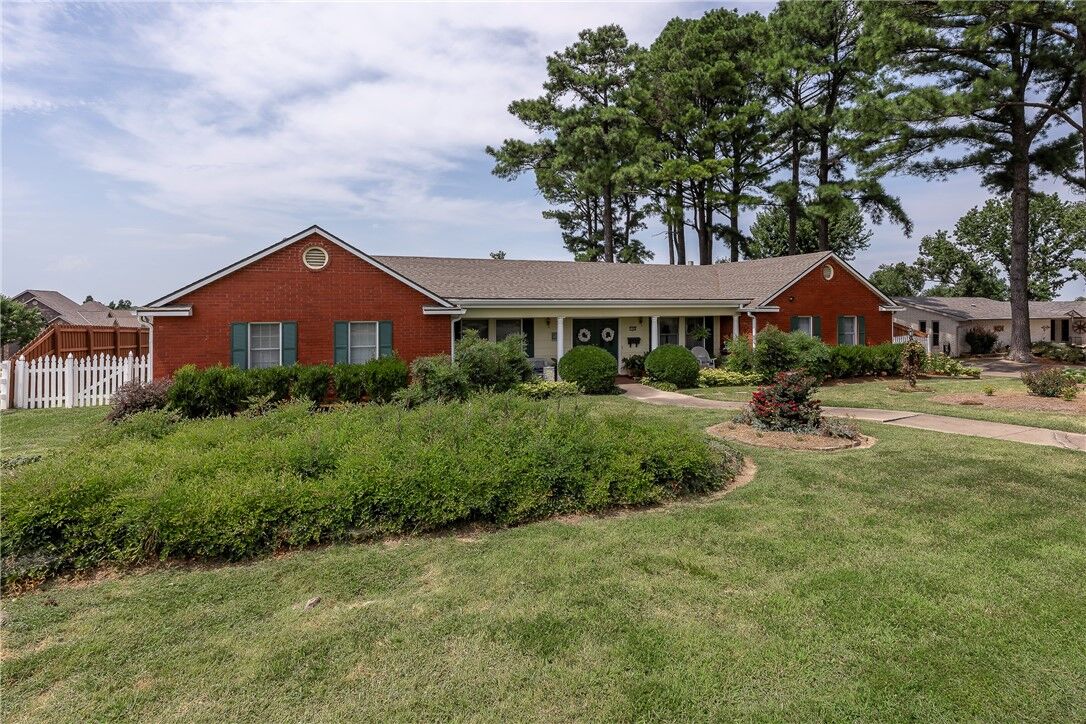 Property Photo:  1406 Birch Drive  AR 72758 