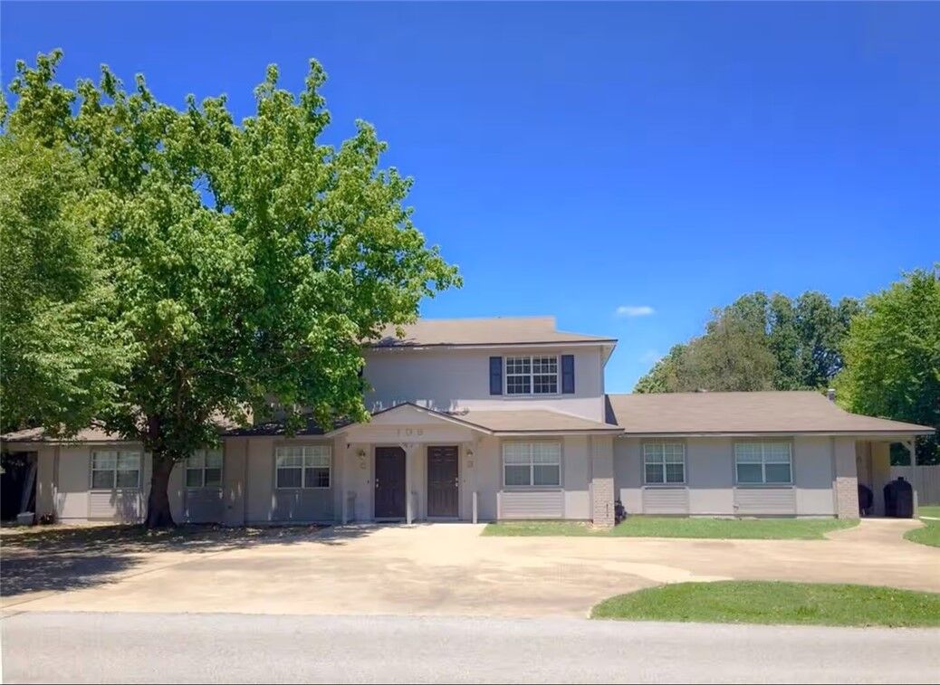 Property Photo:  106 NW Park Street  AR 72712 