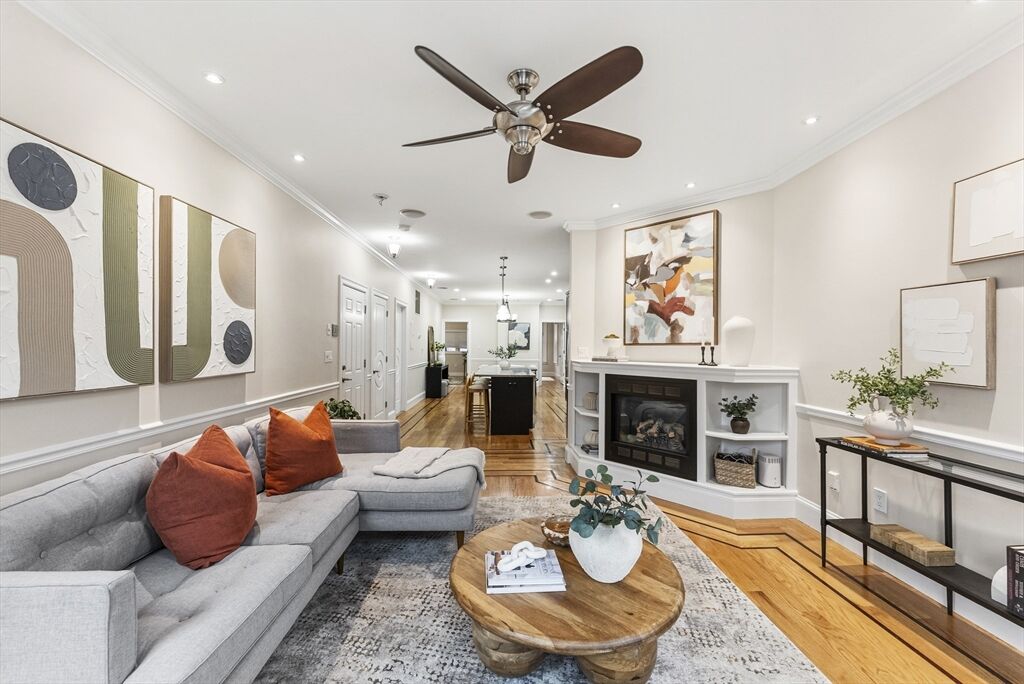 Property Photo:  883 E Broadway 1  MA 02127 