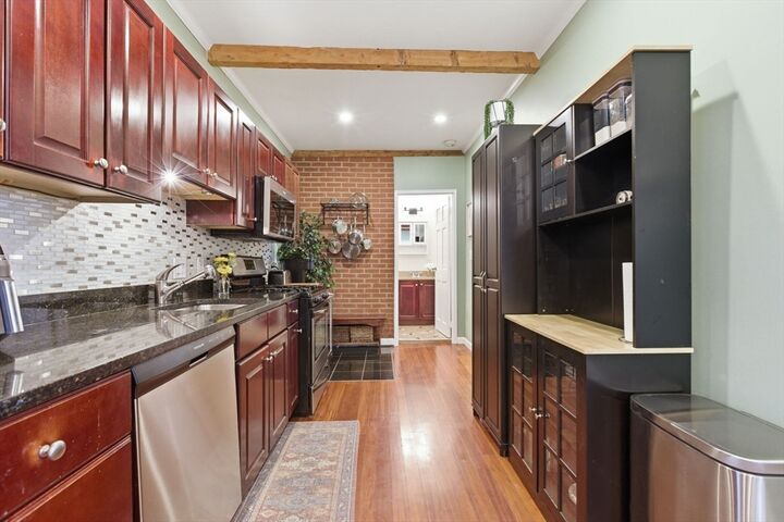 Property Photo:  37 Hosmer Street 11  MA 01752 