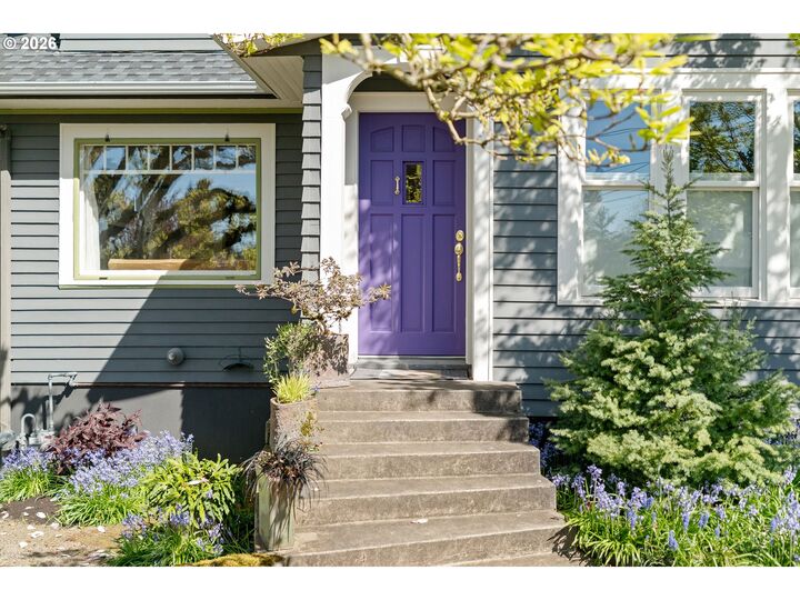 Property Photo: 1941 SW Canby St OR 97219