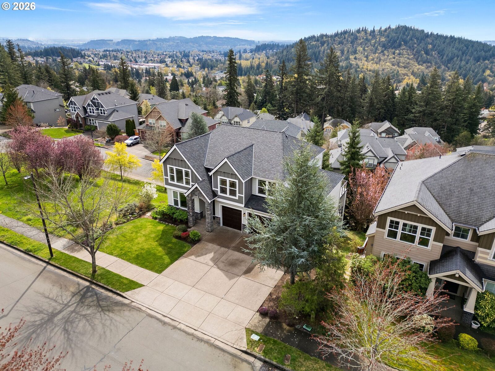 Property Photo:  10928 SE Lenore St  OR 97086 