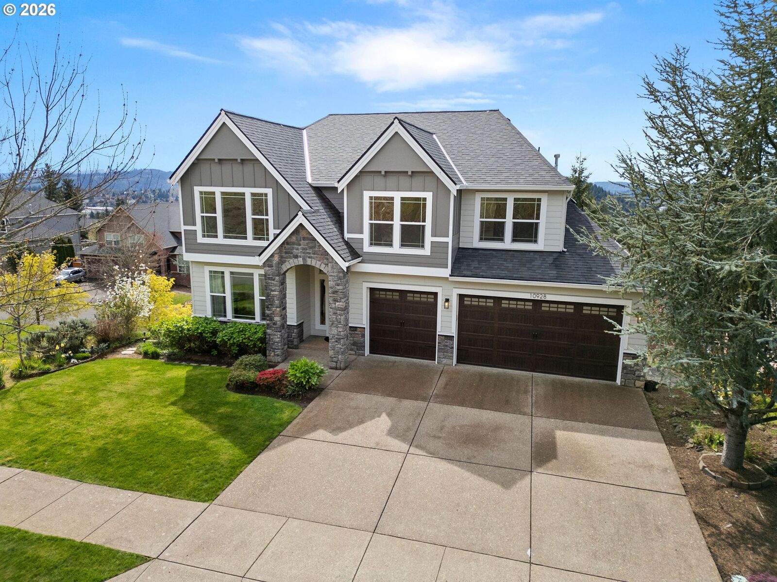 Property Photo:  10928 SE Lenore St  OR 97086 