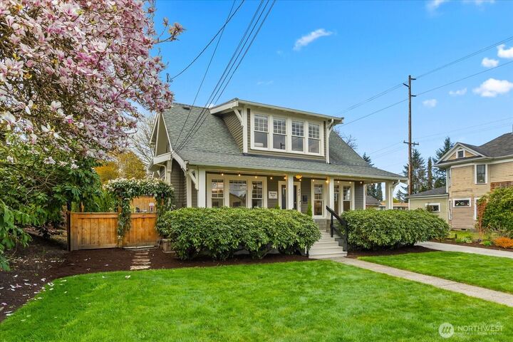 Property Photo:  426  Union Avenue  WA 98290 