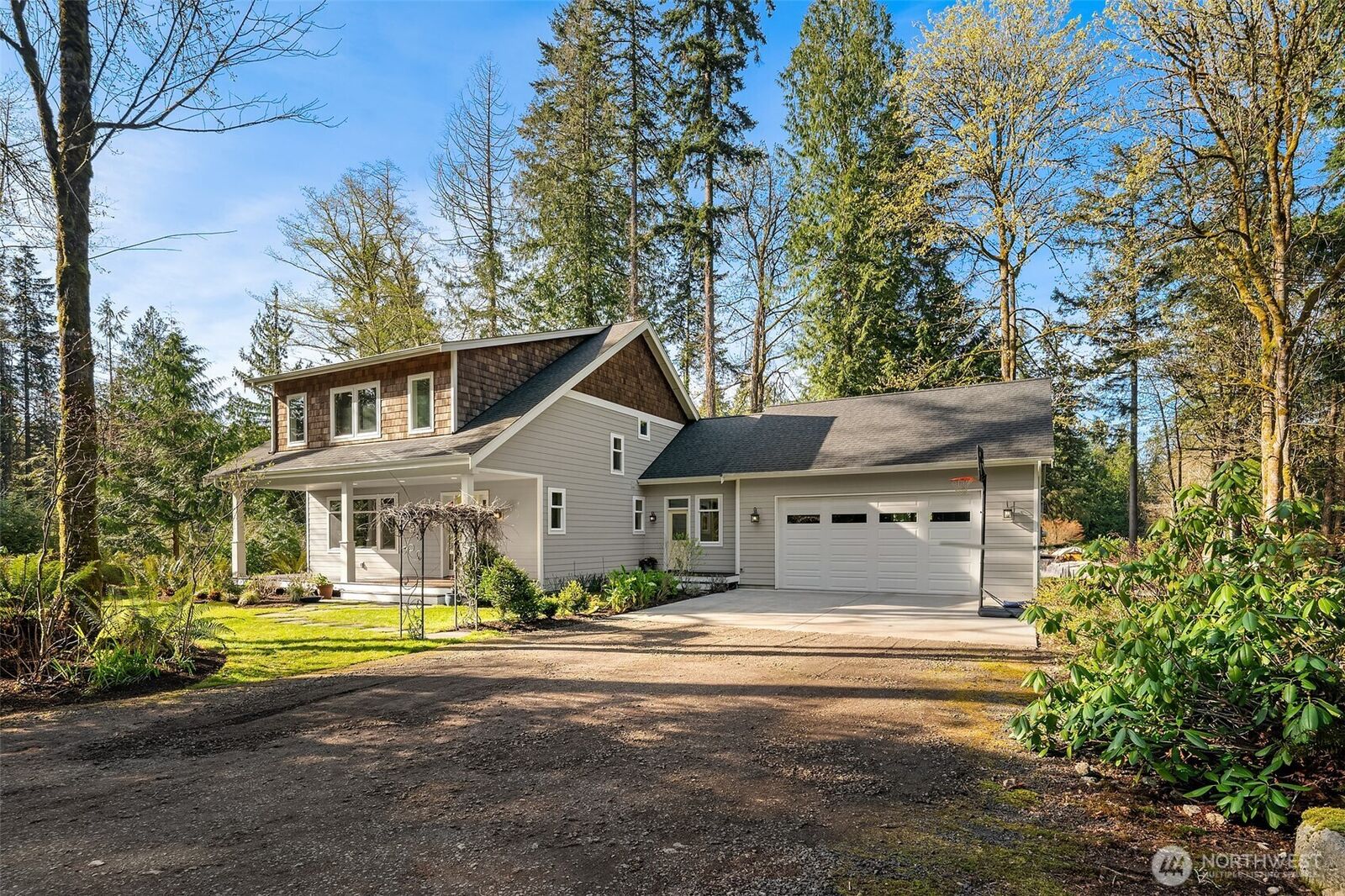 Property Photo: 10060 NE Springwood Lane WA 98110
