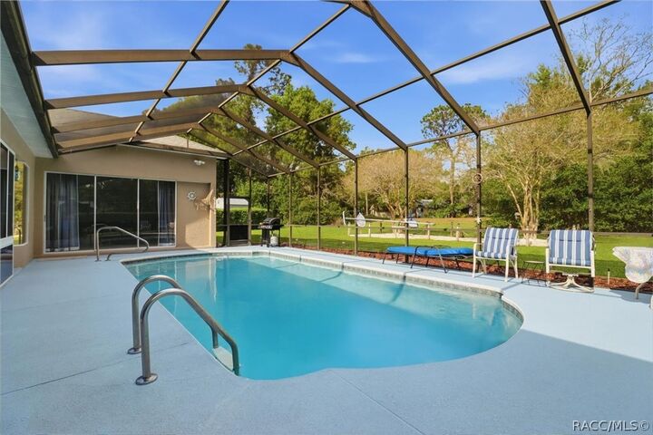 Property Photo:  30 Pine Street  FL 34446 