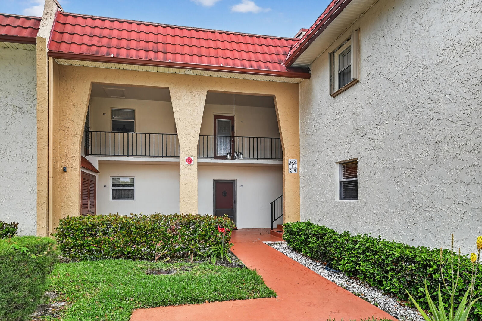 Property Photo: 211 Lake Dora Drive FL 33411