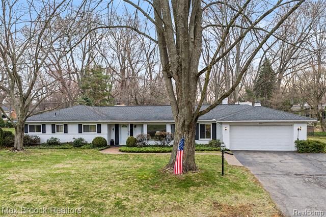 Property Photo:  5567 Westwood Lane  MI 48301 