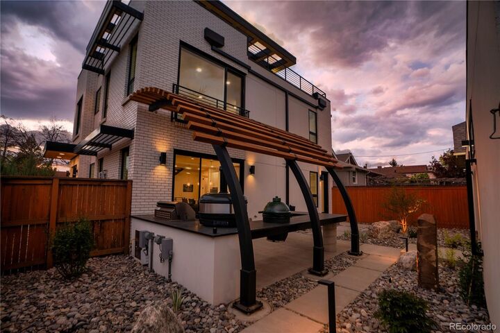 Property Photo:  1135 E Virginia Avenue  CO 80209 