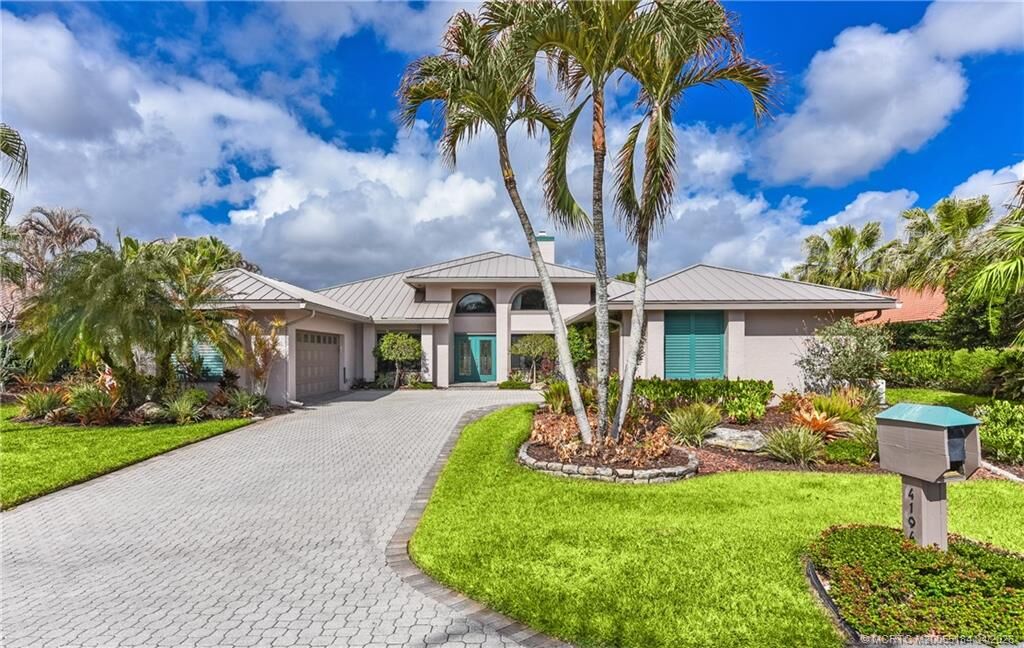 Property Photo:  4194 SW Gleneagle Circle  FL 34990 