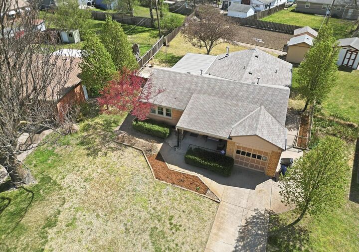 Property Photo:  1515 E Donnell St  KS 67216 