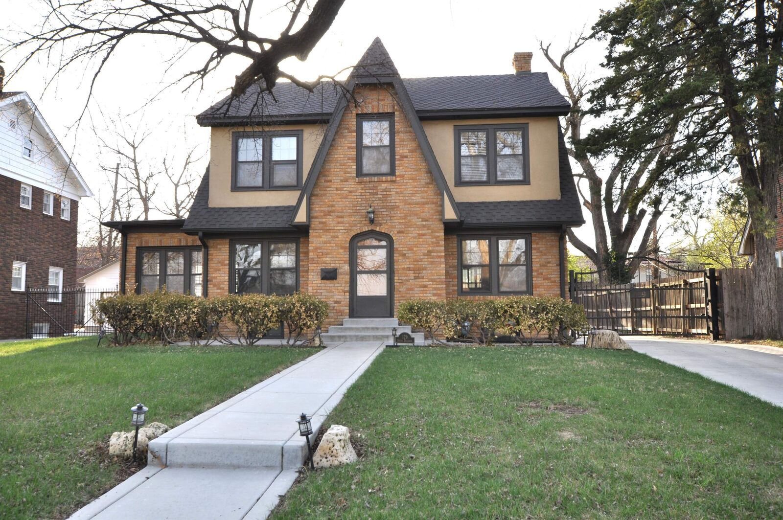 Property Photo:  129 S Dellrose  KS 67218 