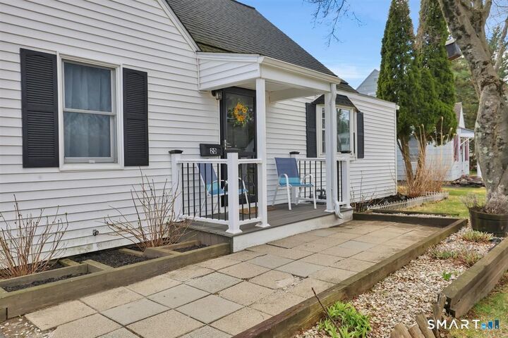 Property Photo:  20 Nassau Circle  CT 06118 