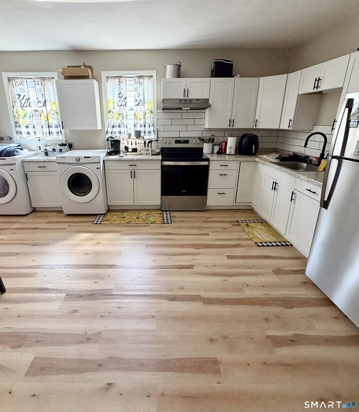 Property Photo:  85 Maplewood Avenue 2nd Floor  CT 06119 