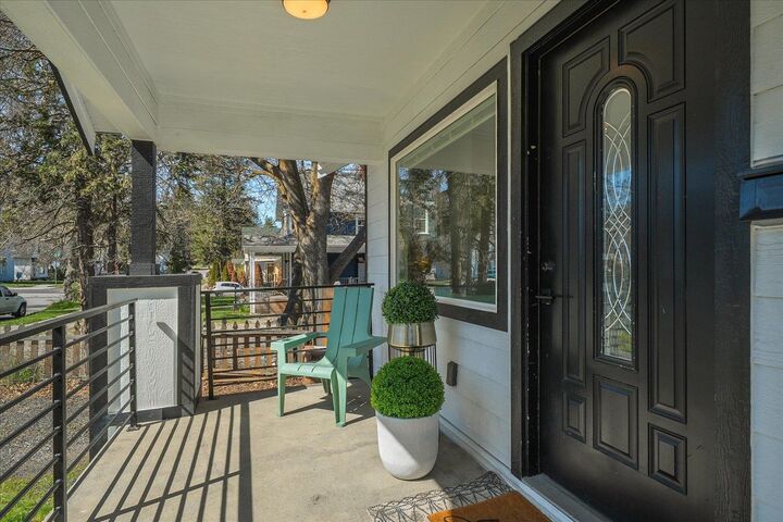 Property Photo:  513 E 8th Ave  WA 99202 